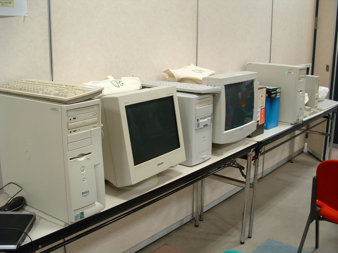 おさがりパソコン贈呈式2007夏.JPG